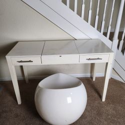 Makeup Vanity Set