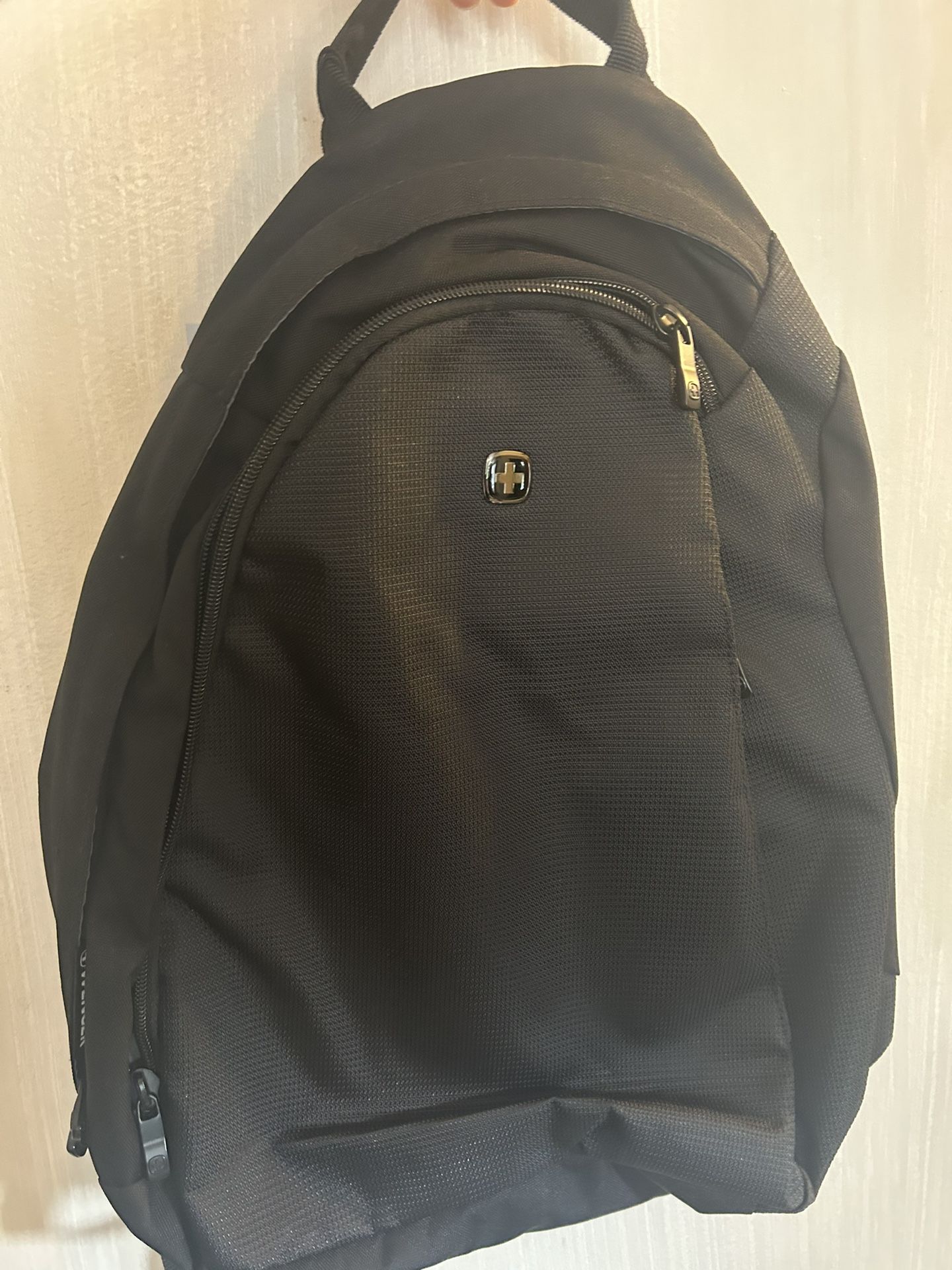 NEW Wenger® COMPASS Large Sling w/Tablet Pocket