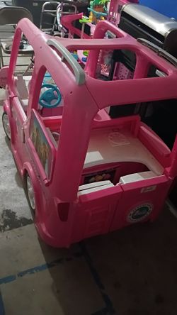 Carro eléctrico de Barbie grande