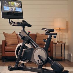 NordicTrack X24 Bike-NTEX02425,  Like New, Perfect Condition  iFIT, NordicTrack X24 Bike-NTEX02425,  only Asking for $875 Retails for $2,299  Used les