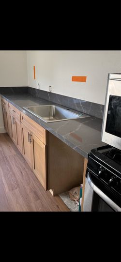 Kitchen countertops granite and Quartz