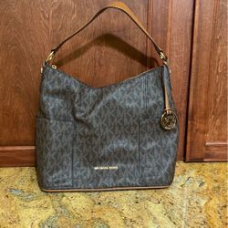 Michael Kors New Condition , Solo Petronas SerÃas Porfavor