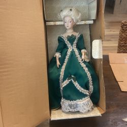 Franklin Heirloom Dolls- Her Majesty Marie Antoinette