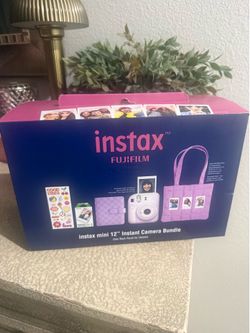 FujiFilm Instax Mini 12 Holiday Bundle - Lilac Purple