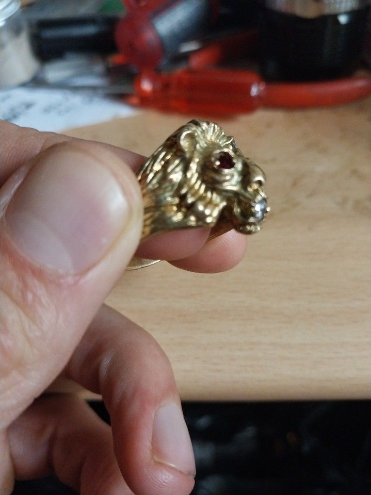 Lion 18k Gold Ring With Diamond And Ruby Stones