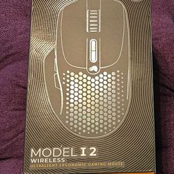 Glorious Model I 2 Wireless Mouse (BNIB, Black)