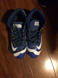 Size 8 Nike baseball cleats