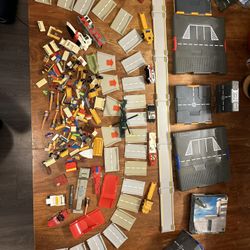 MEGA BLOKS LOT NANO CASES 200+ Pieces Huge Lot.  Excellent Condition!!