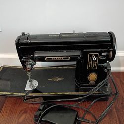 Portable Singer Sewing Machine and Case
