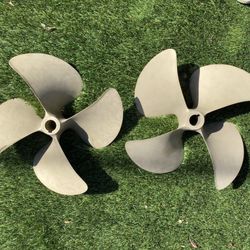 Pair Of Boat Props - 19R25 / 19L25
