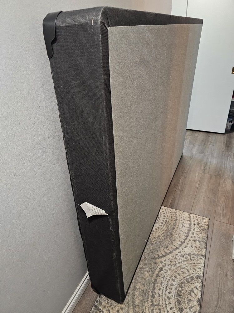 Free Like New Box spring