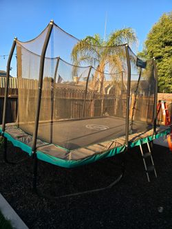 Rectangular Trampoline (9×15)