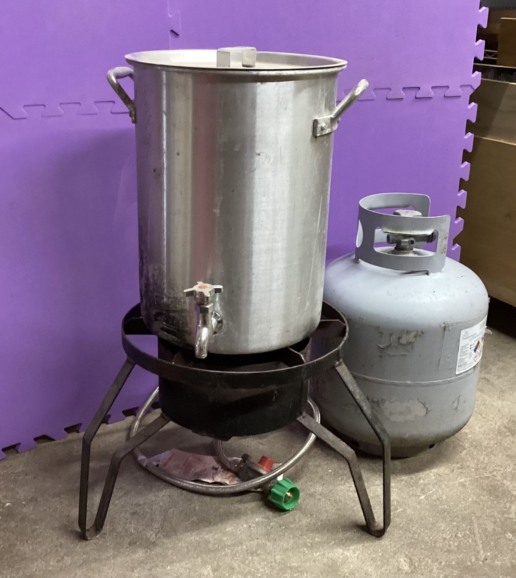 Crab Cooker With Propane Tank for Sale in Everett, WA OfferUp