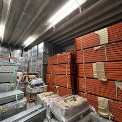 42”x46” Wire Decks Teardrop Pallet Racks Beams Uprights Wire Decks Forklifts