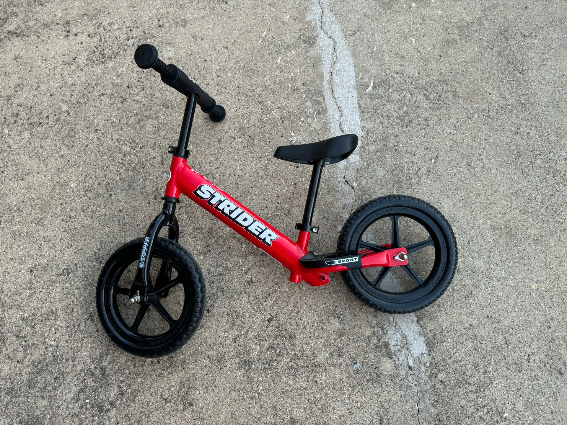 Strider 12” Sport Bike - No Pedal Balance Bicycle
