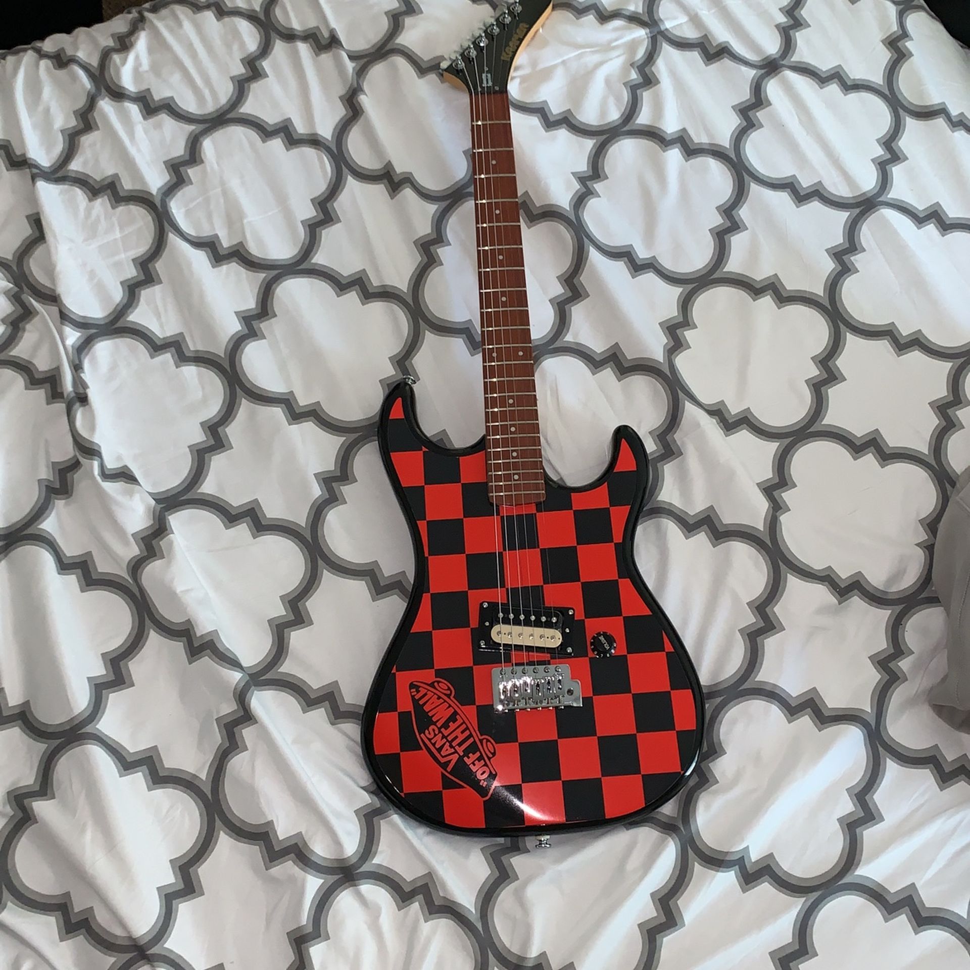 Custom Vans Guitar 1/1