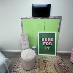 Chair/Sign