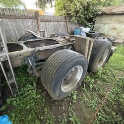 Volvo Vnl  Rear axle assembly, Canadian