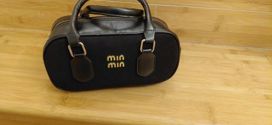 Brand new crossbody and shoulder bag 