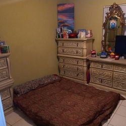 2 Night Stands,Dresser And Chest Make Offer