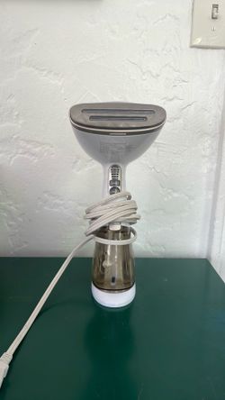 Clothing steamer