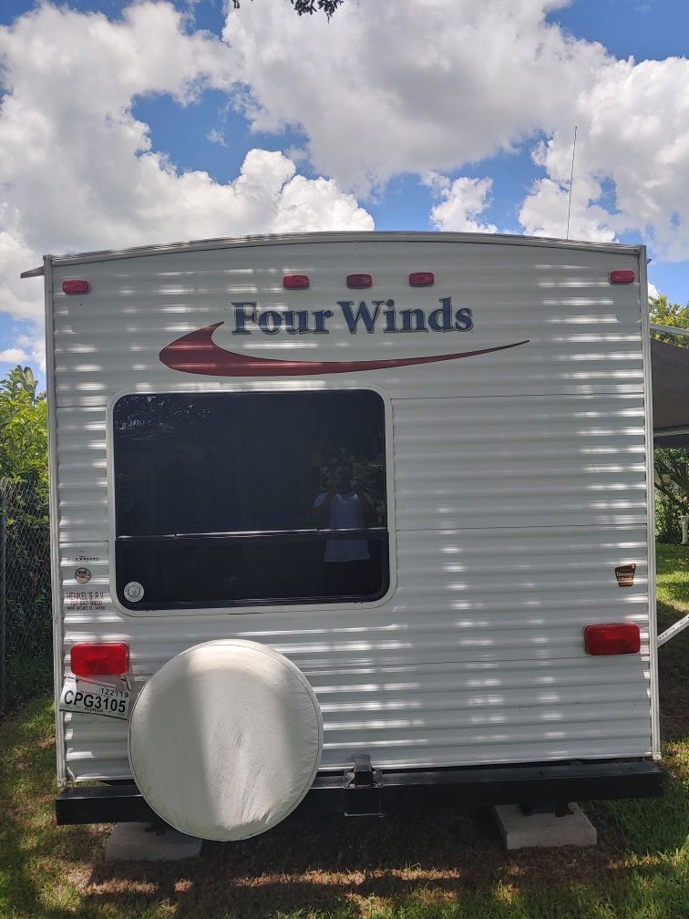 08 four winds RV