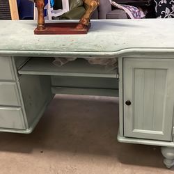 Desk, Perfect For DIY PROJECT, Great Construction 