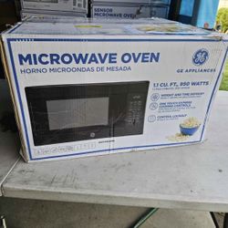 GE microwave 1.1 Cu.ft 