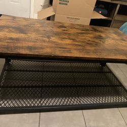 Free Rustic Coffee Table 