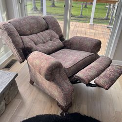 Wing Back Recliner 