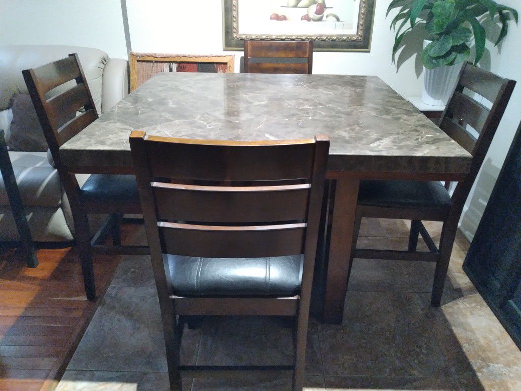 High Top Marble  Dinning Room  Table With Four Chairs . $150 OBO