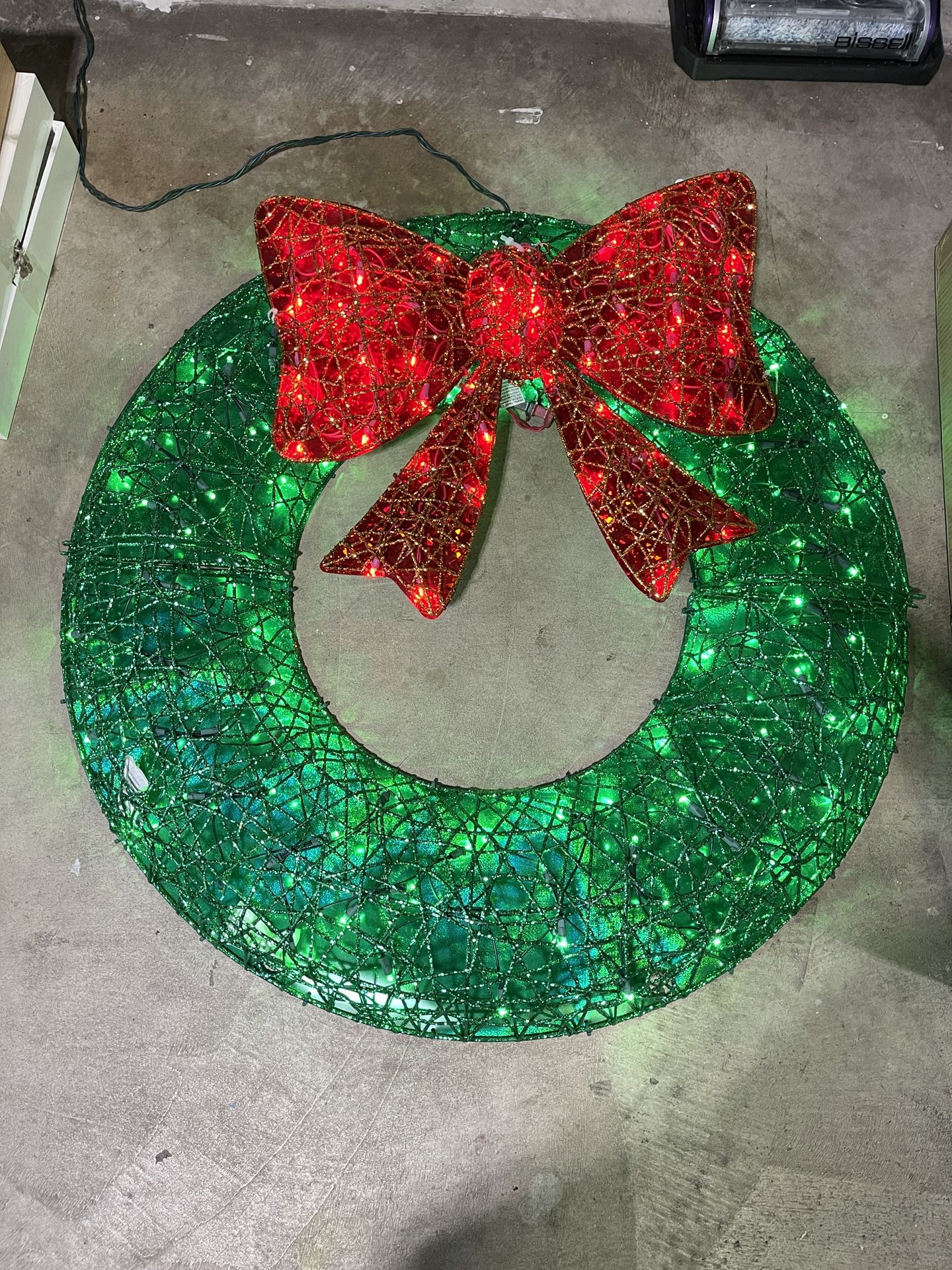 36" Pre-Lit Outdoor Christmas Wreath, LED Metal Holiday Decor