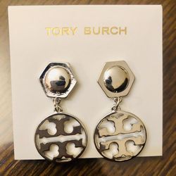 TORY BURCH SILVER ROUND T LOGO DISC DANGLE DROP EARRINGS NEW
