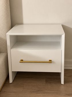 Set of 2 White Nightstand with Gold Bar Handle