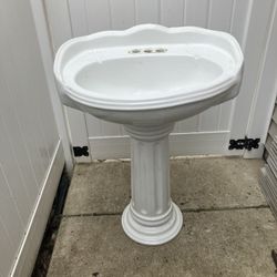 Pedestal Sink