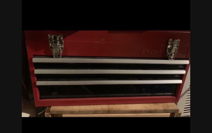 Red Metal Toolbox 21x12x9 Brand New