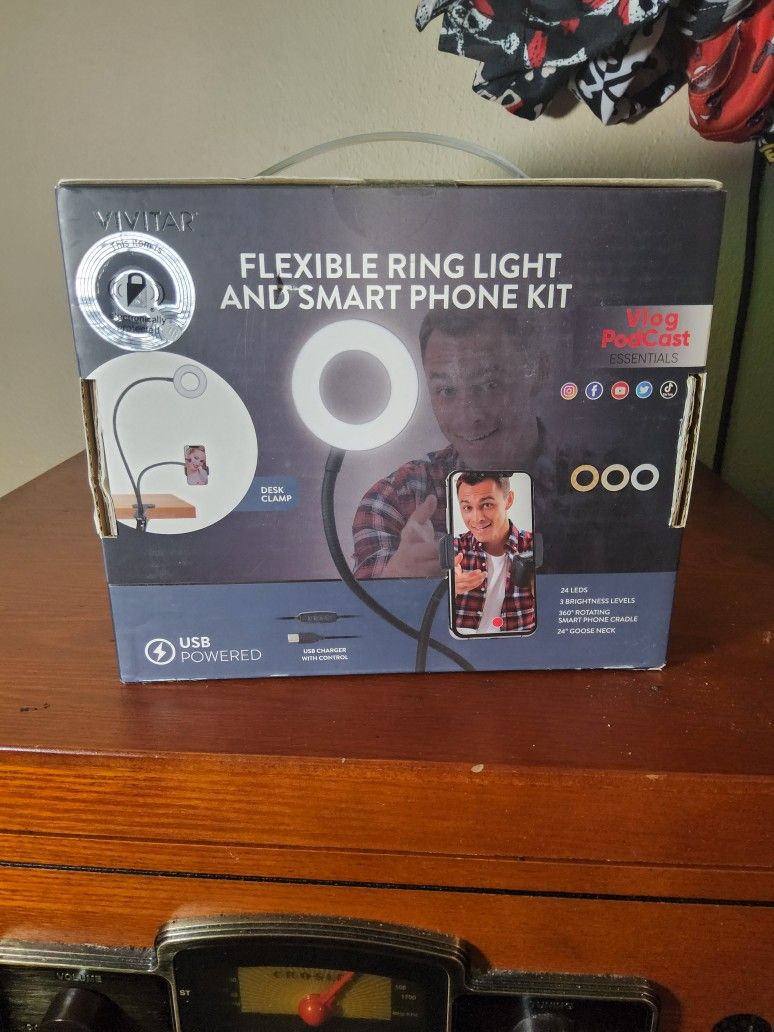 VIVITAR Ring Light Smart Phone Kit LED 3 Brightness Levels - Captain's Treasure!"