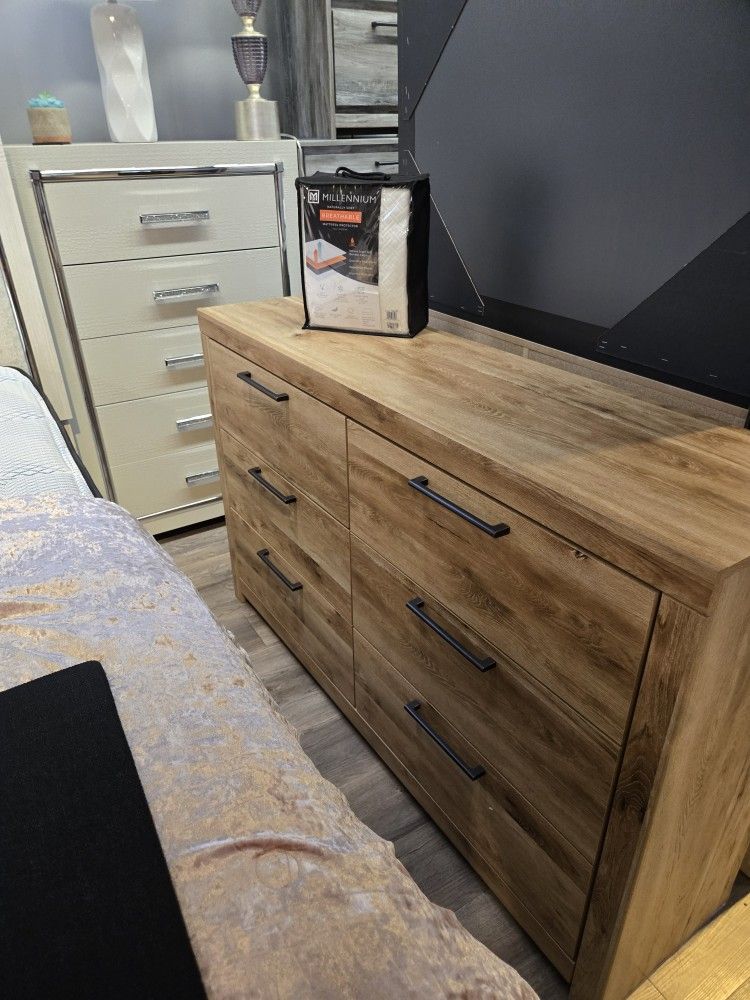 6 DRAWER DRESSER LIGHT COLOR WOOD $349