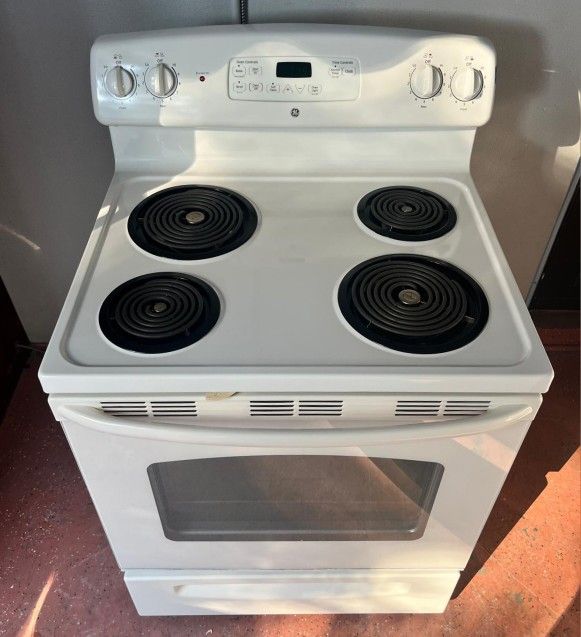 ✨️🚨🔆GE🔆🚨✨️ Bisque Coil Top Stove in Great Condition