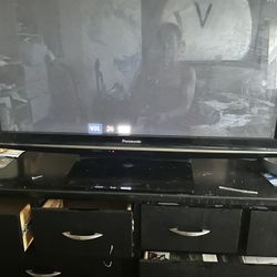 Panasonic 55’ Smart Tv