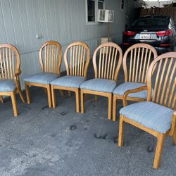 Vendo 6 Sillas 🪑 Recién Tapizadas Casi Nuevas