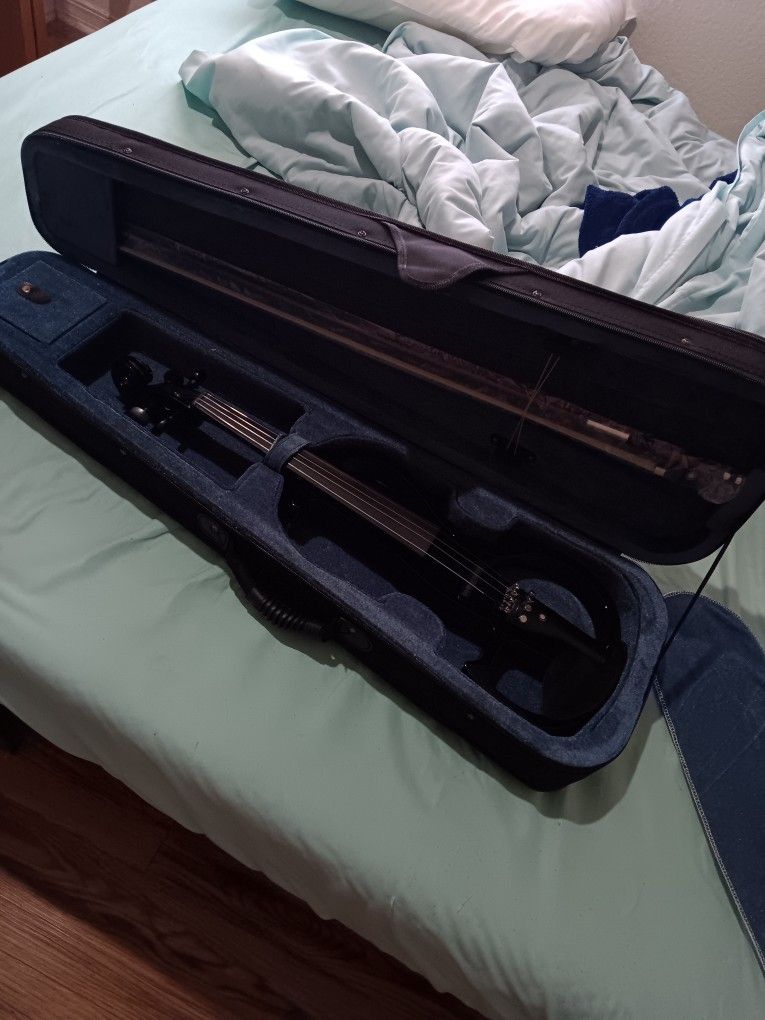 Electric Violin W/case+ect.