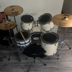 Pearl Drum Set 