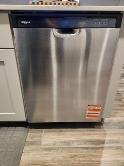 Whirlpool 24 inch Full Console Dishwasher (Stainless Steel)