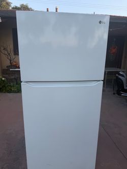 20 cu. ft. Top Freezer Refrigerator