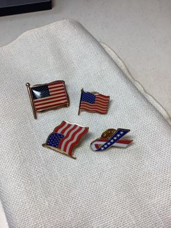 T of 4 Vintage Patriotic Pins