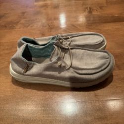 Woman’s Hey Dude Slip On Shoes Shipping Available 