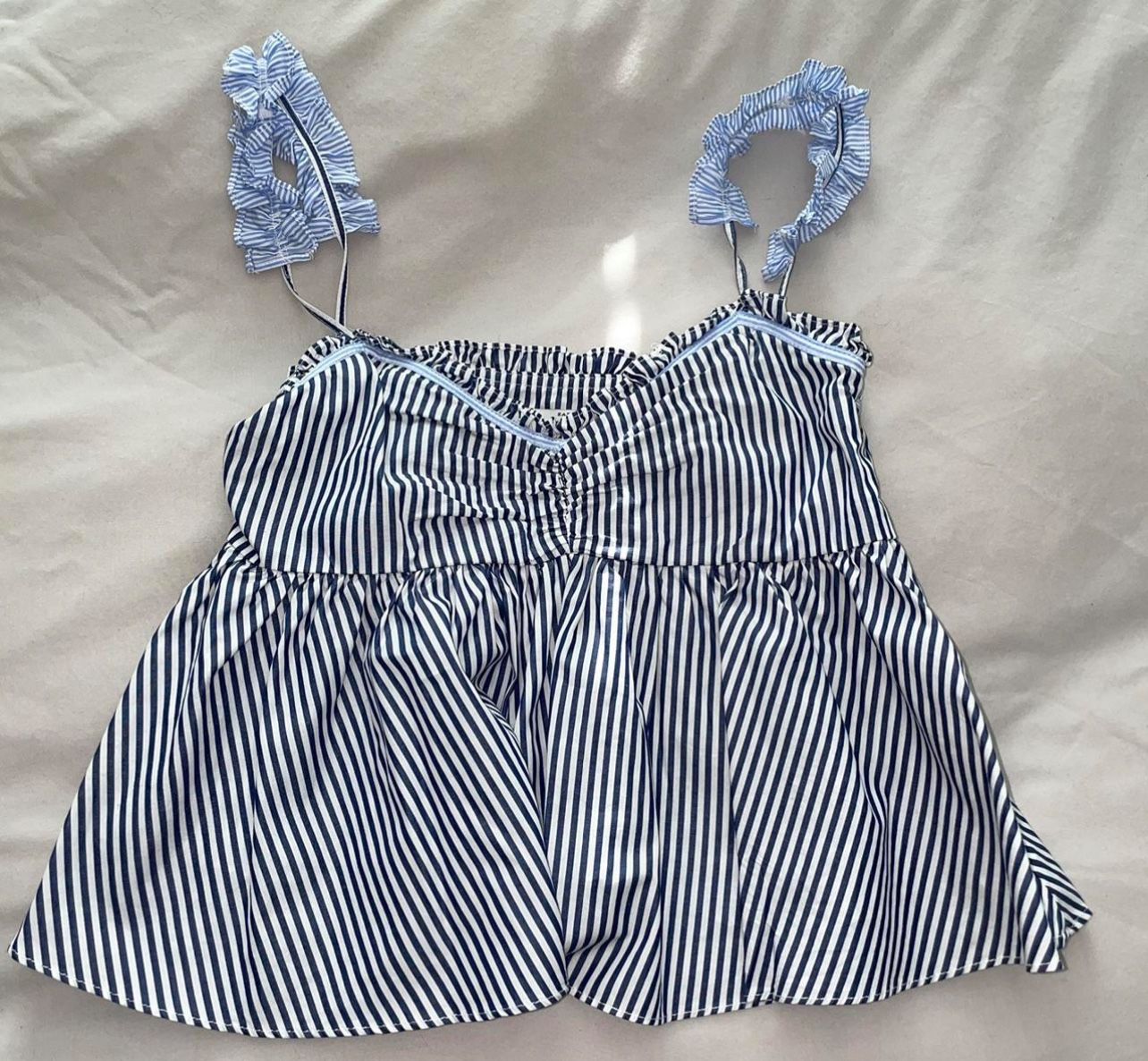 Zara Women's Blue and White Crop-top