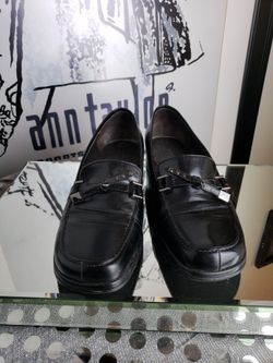 Liz Claiborne heels size 9.5