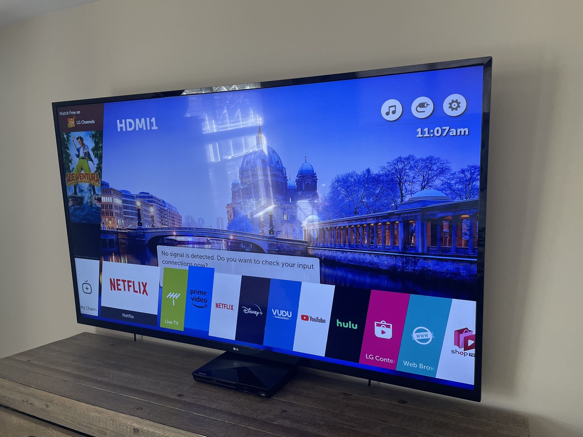 65 Inch LG 4K Smart TV
